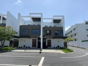 4bdrm Townhouse / Terrace in Cantonments for rent