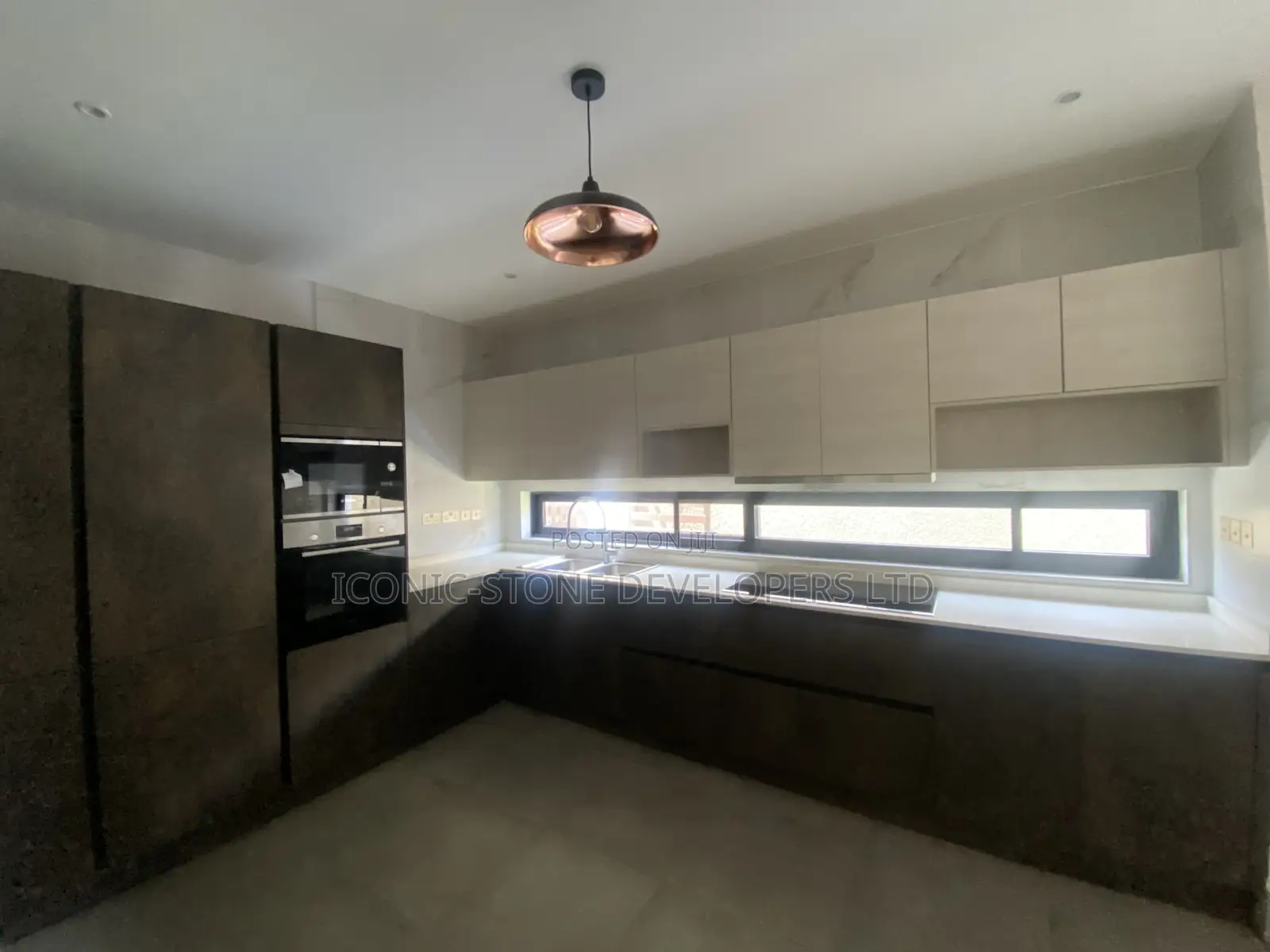 4bdrm Townhouse / Terrace in Cantonments for rent
