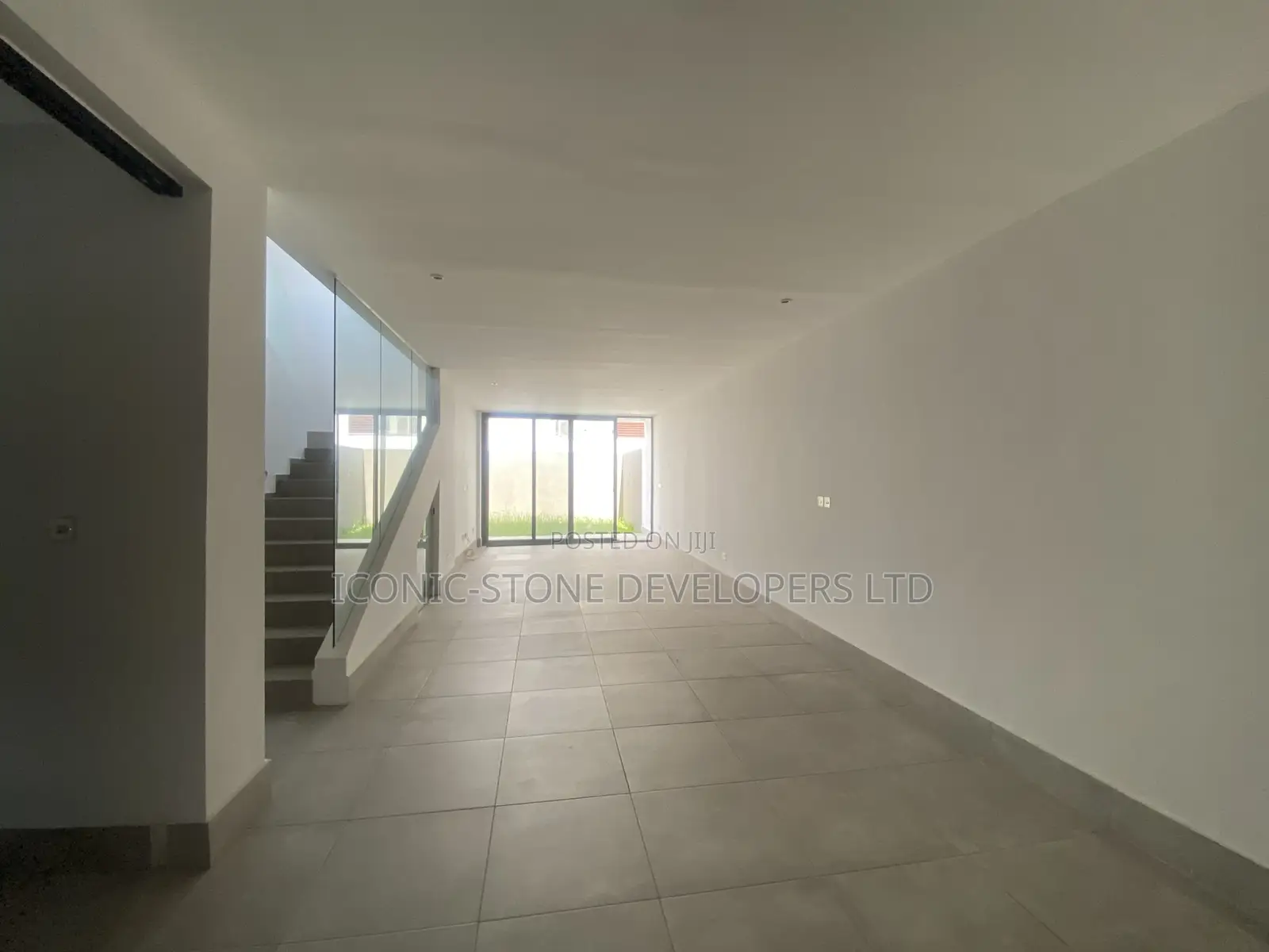 4bdrm Townhouse / Terrace in Cantonments for rent