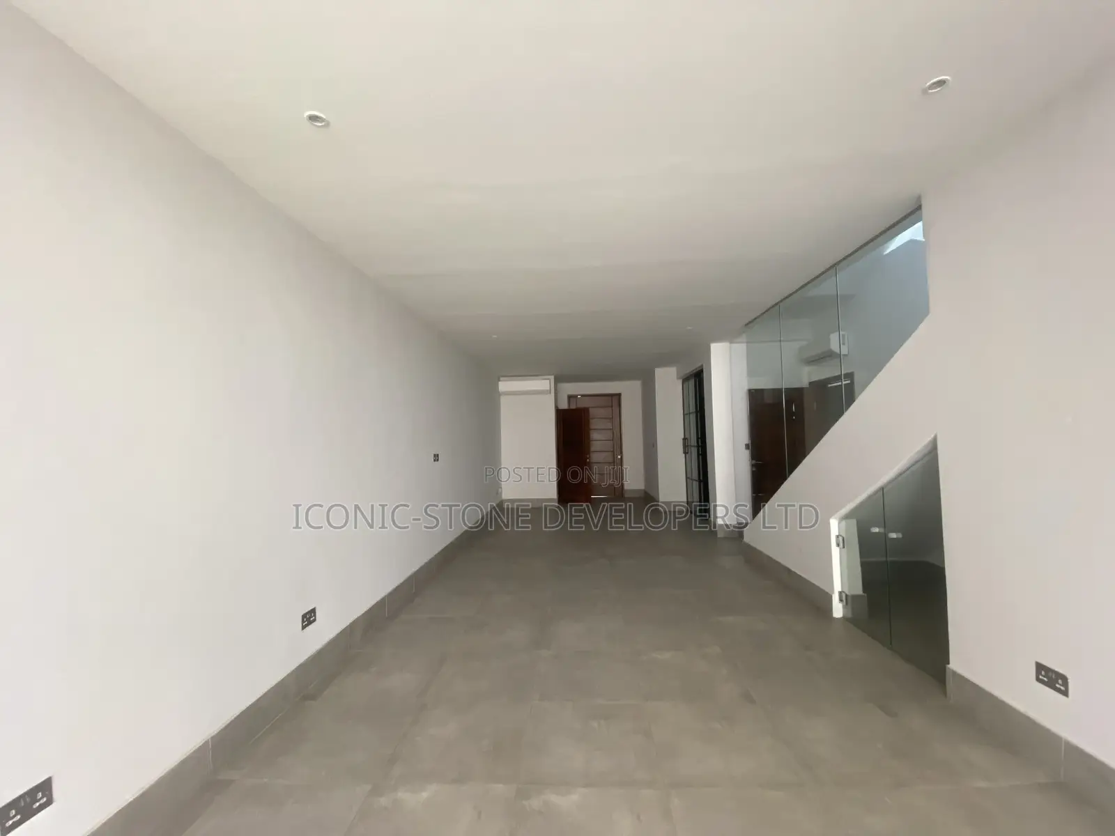 4bdrm Townhouse / Terrace in Cantonments for rent