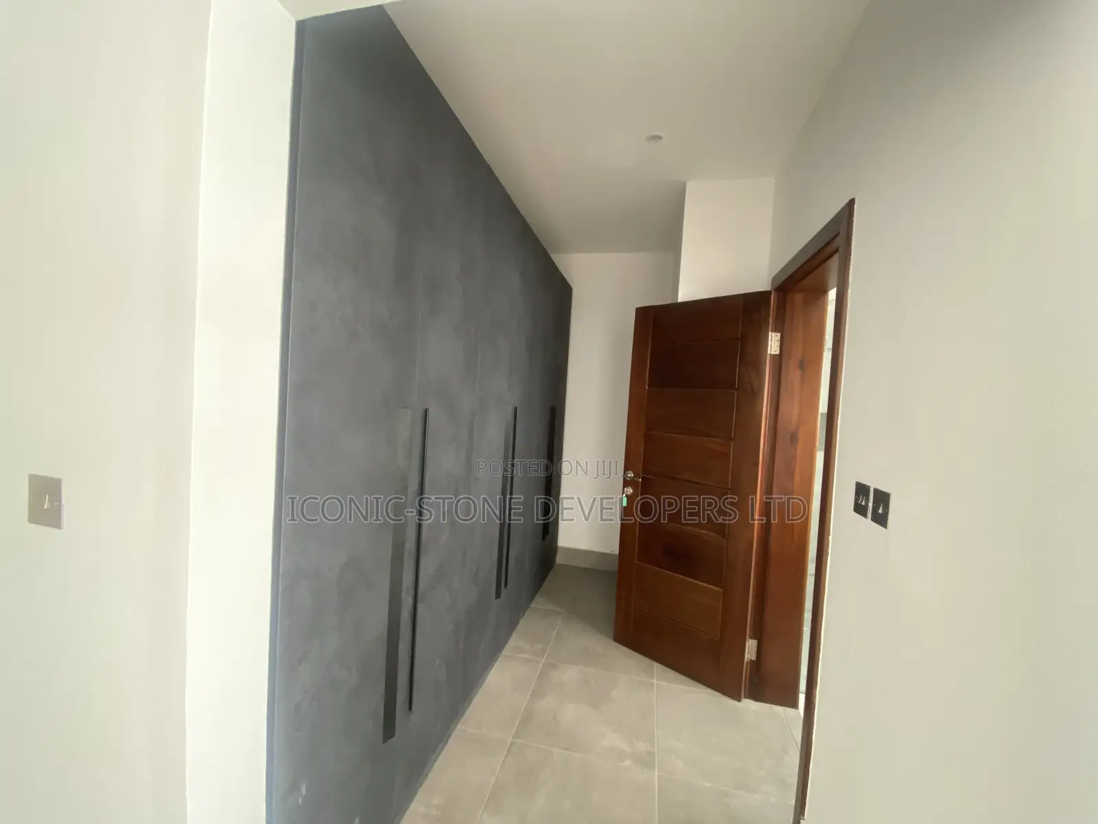 4bdrm Townhouse / Terrace in Cantonments for rent
