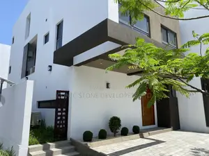 4bdrm Townhouse / Terrace in Cantonments for rent
