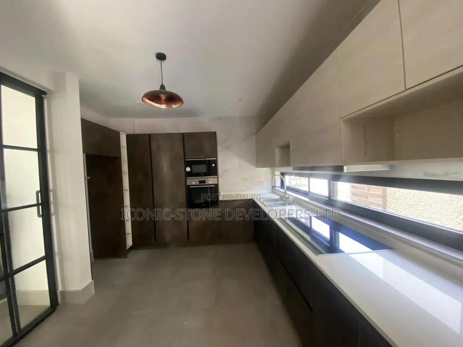 4bdrm Townhouse / Terrace in Cantonments for rent