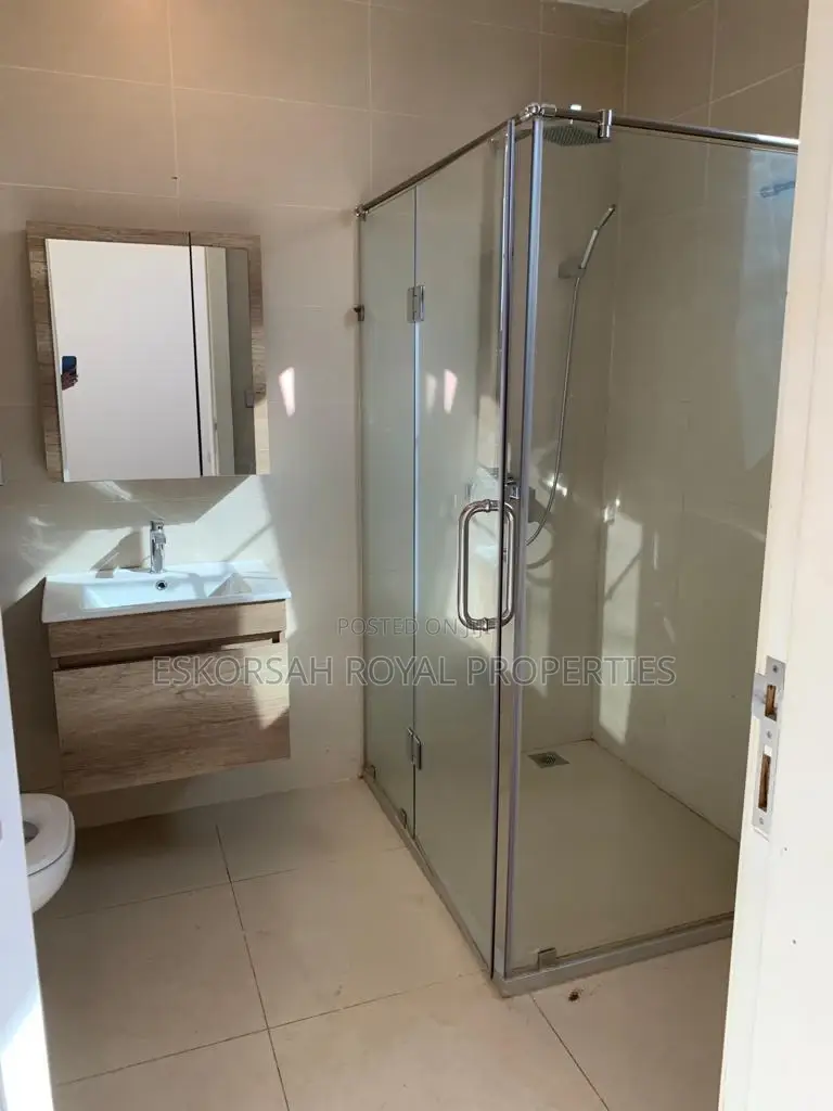 5bdrm House in Adjiringanor, East Legon for Rent