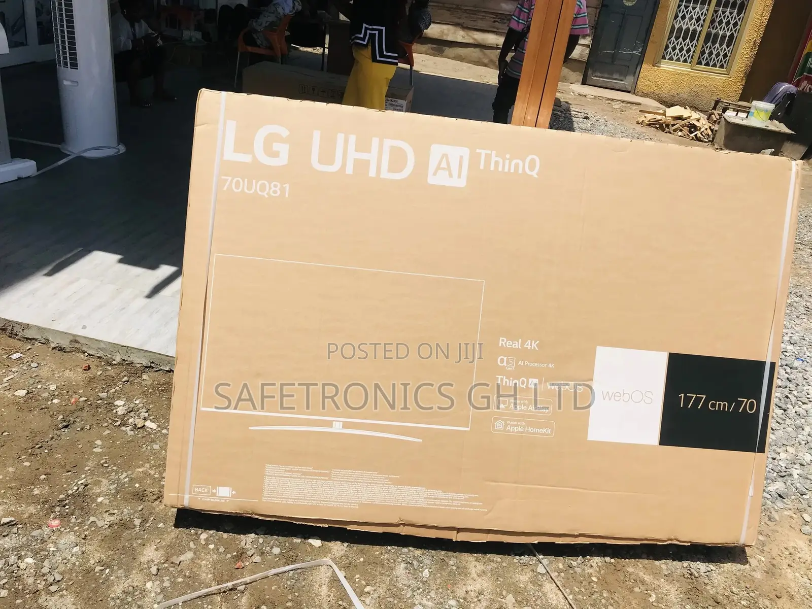 Amazing LG LED Uq81 70'' Smart TV