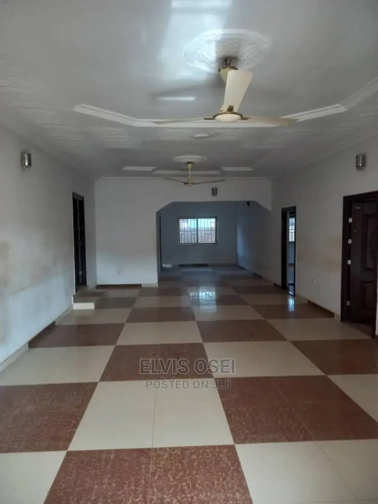 4bdrm House in New Botianor, Weija for Sale