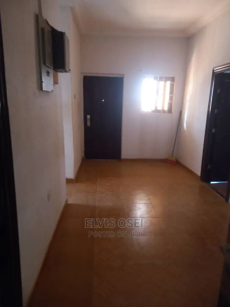4bdrm House in New Botianor, Weija for Sale