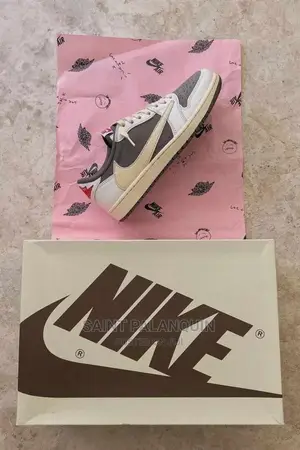 Nike Air Travis