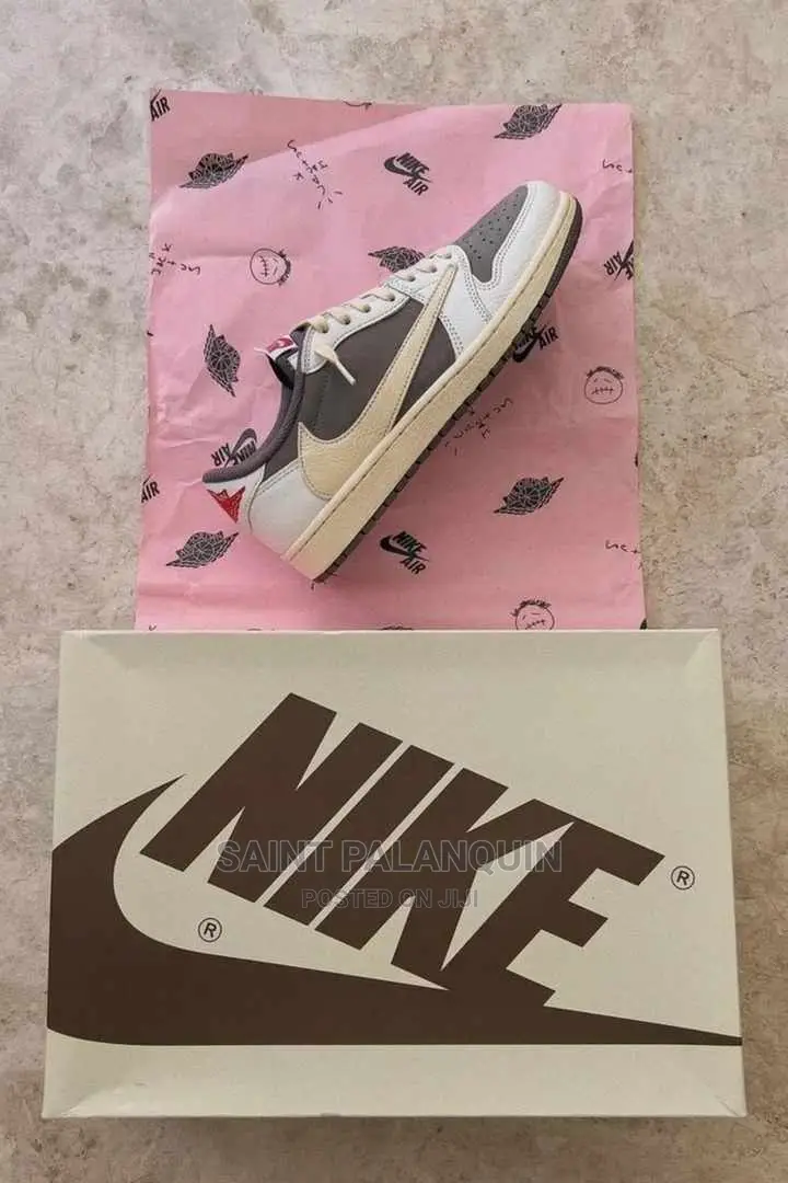 Nike Air Travis