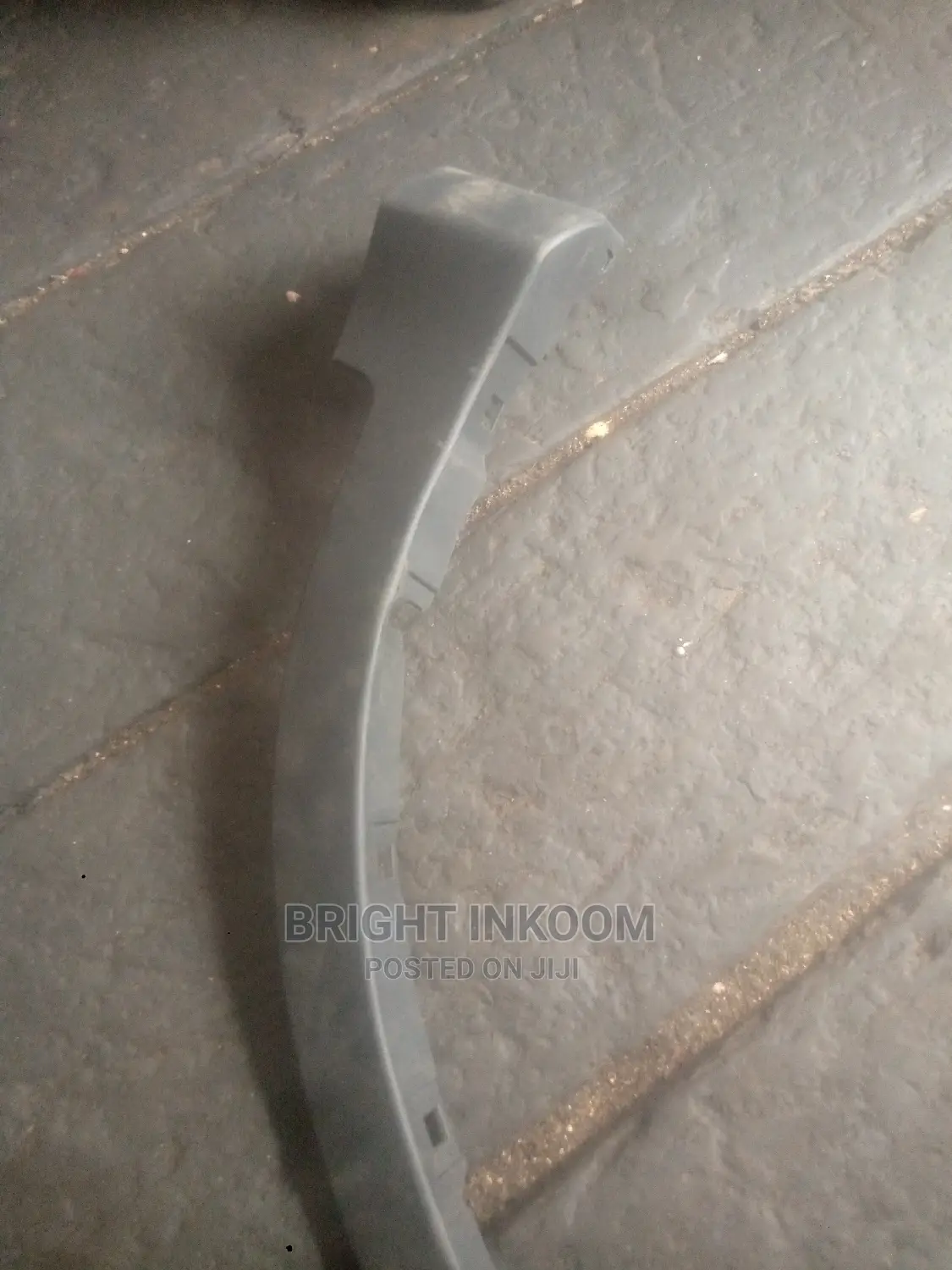 RAV4 2013/14 Fender Moulding