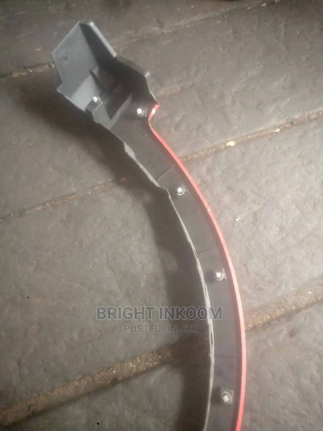 RAV4 2013/14 Fender Moulding