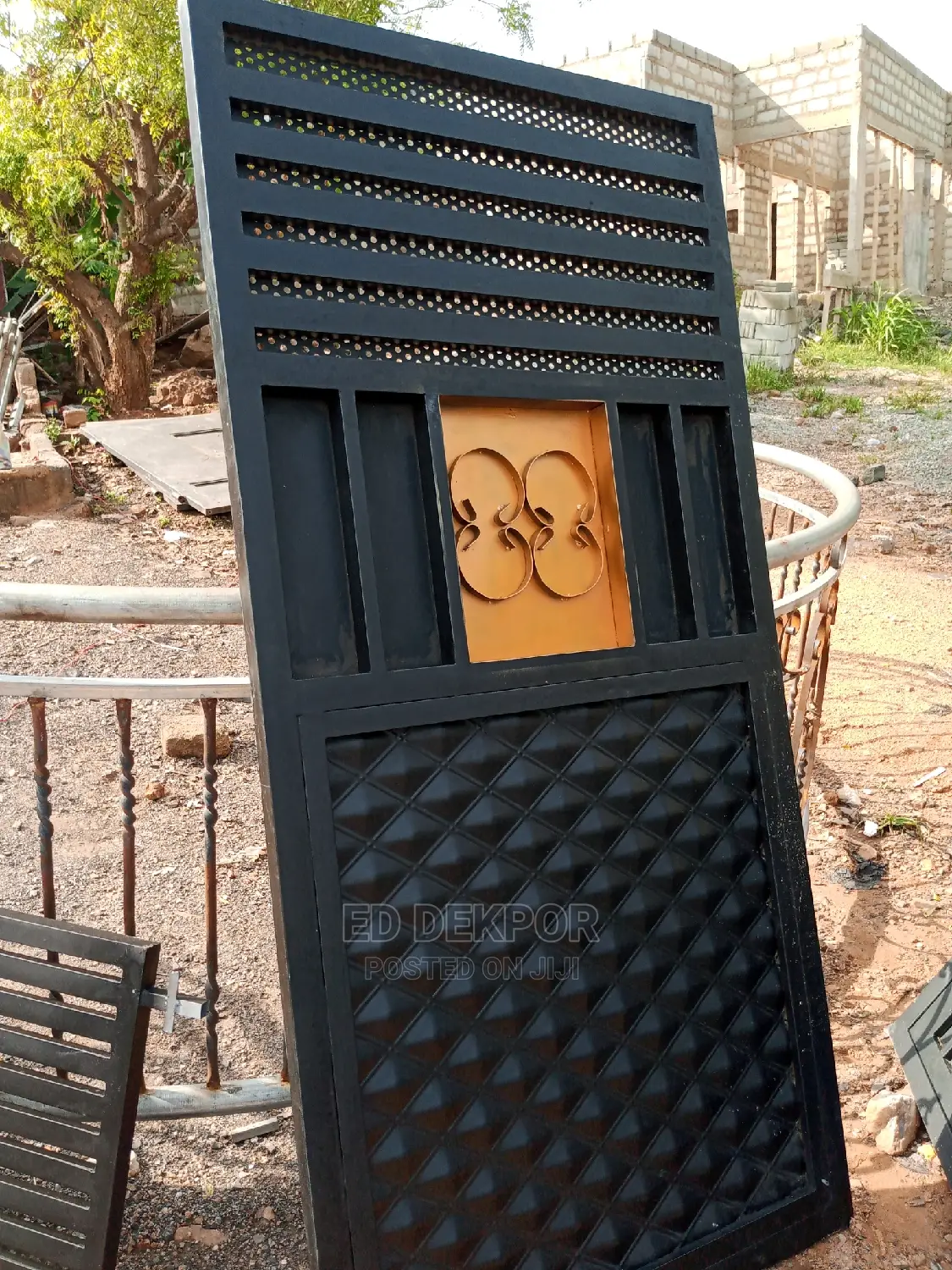 H Metal Gate