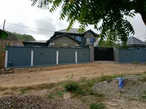 6bdrm Duplex in Felmic Real Estate, Pokuase for sale