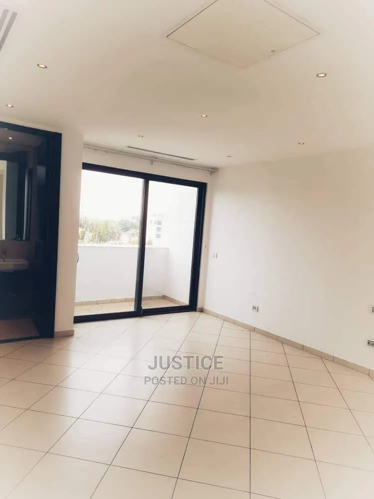 Furnished 3bdrm Apartment in Airport for sale