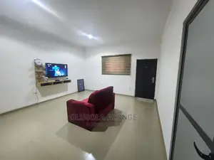 Masterpiece One-Bedroom Apt + Starlink Internet + Breakfast Daily Rate