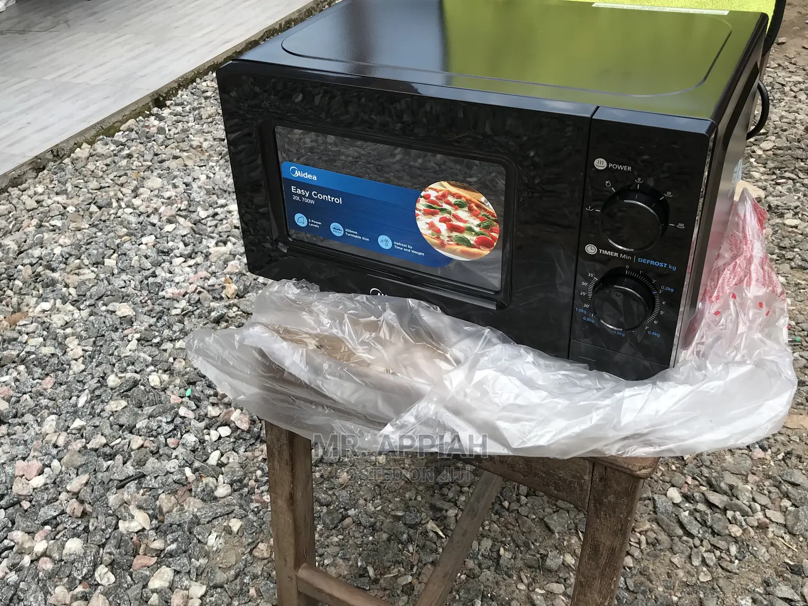 Reheat Food in a Jiffy With Midea 25L Microwave 