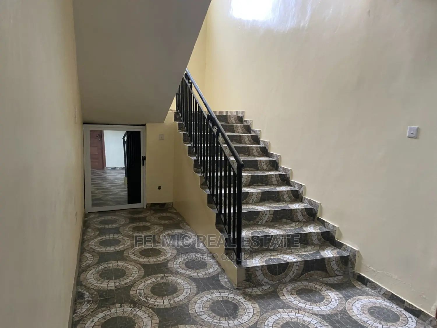 6bdrm Duplex in Felmic Real Estate, Pokuase for sale