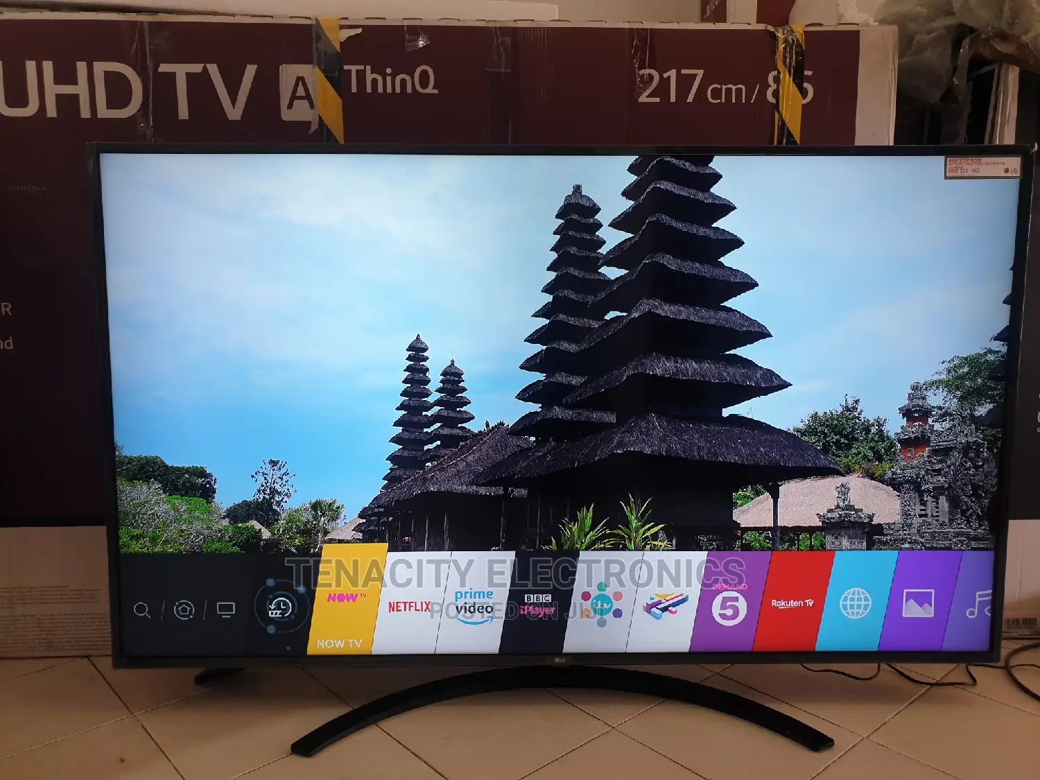 66 Inches Lg Uhd/HDR Smart Satellite Tv