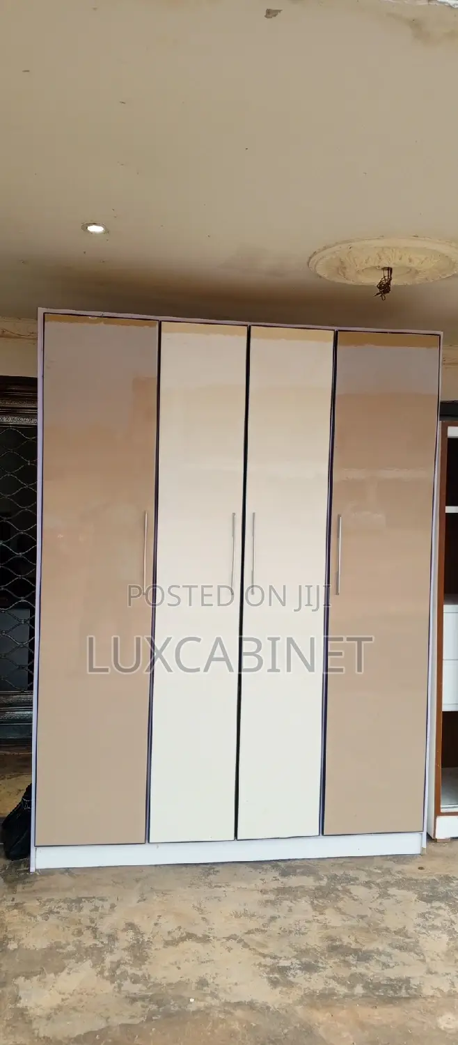 Laminated High Gloss Wardrobe