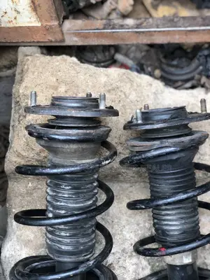 Pontiac Vibe Front Shock Absorbers