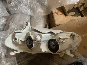 Corolla 2006 Headlight Pair