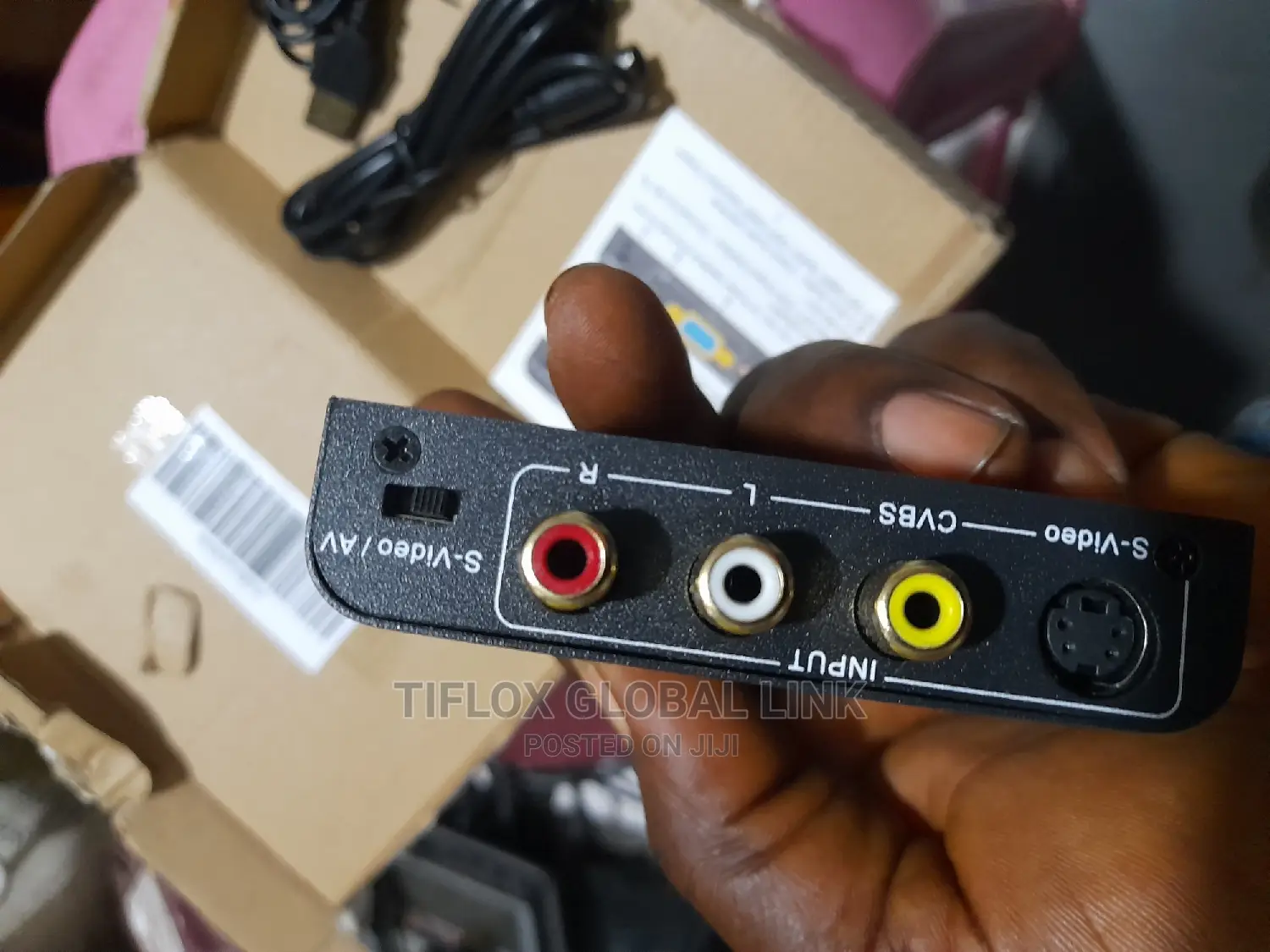 Avs-Video to VGA Converter (Uk)