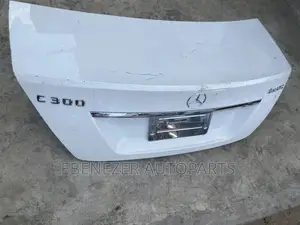 Mercedes Benz C300 Boot