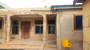 4bdrm House in De-Icons Real Estate, Ga South Municipal for Sale