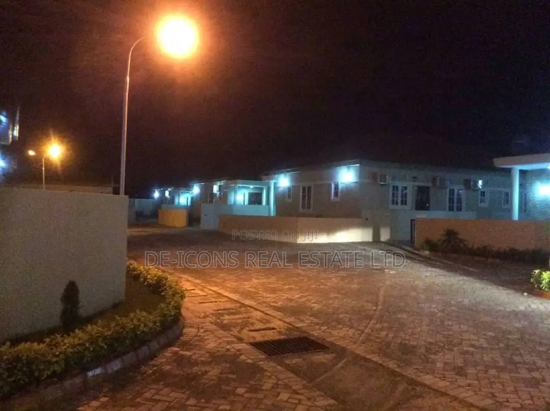 3bdrm Bungalow in De-Icons Real Estate, Ga South Municipal for Sale