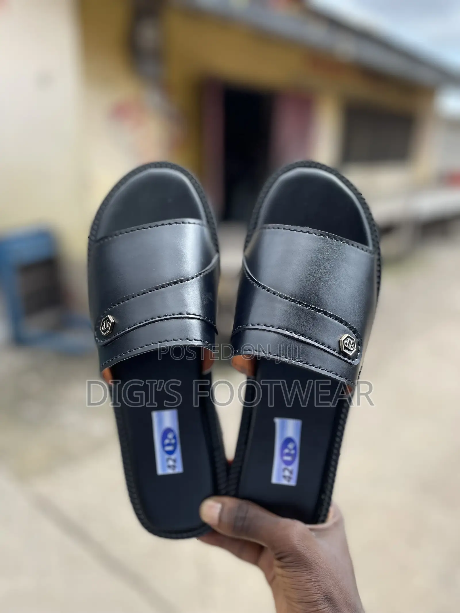 Black Ntwabom Leather Slipper