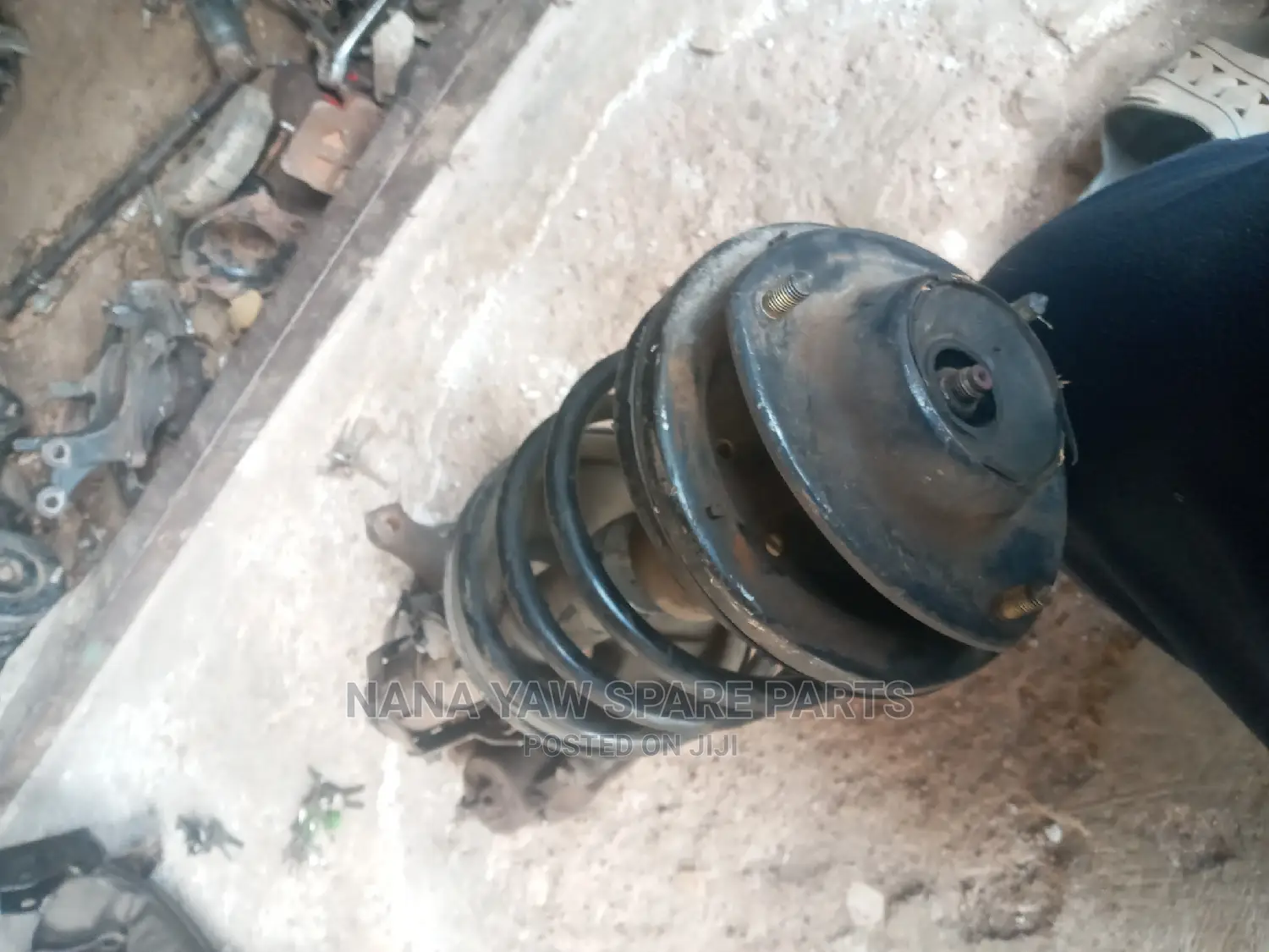 Mistsubishi Galant Front Absorber