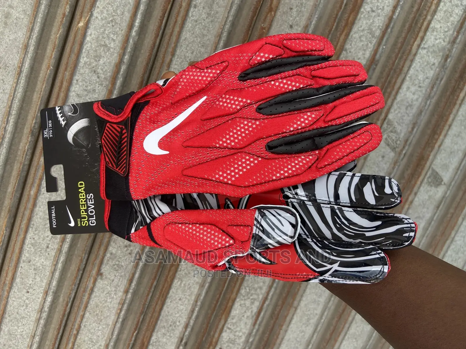 Original Rugby Player Gloves at Cool Price