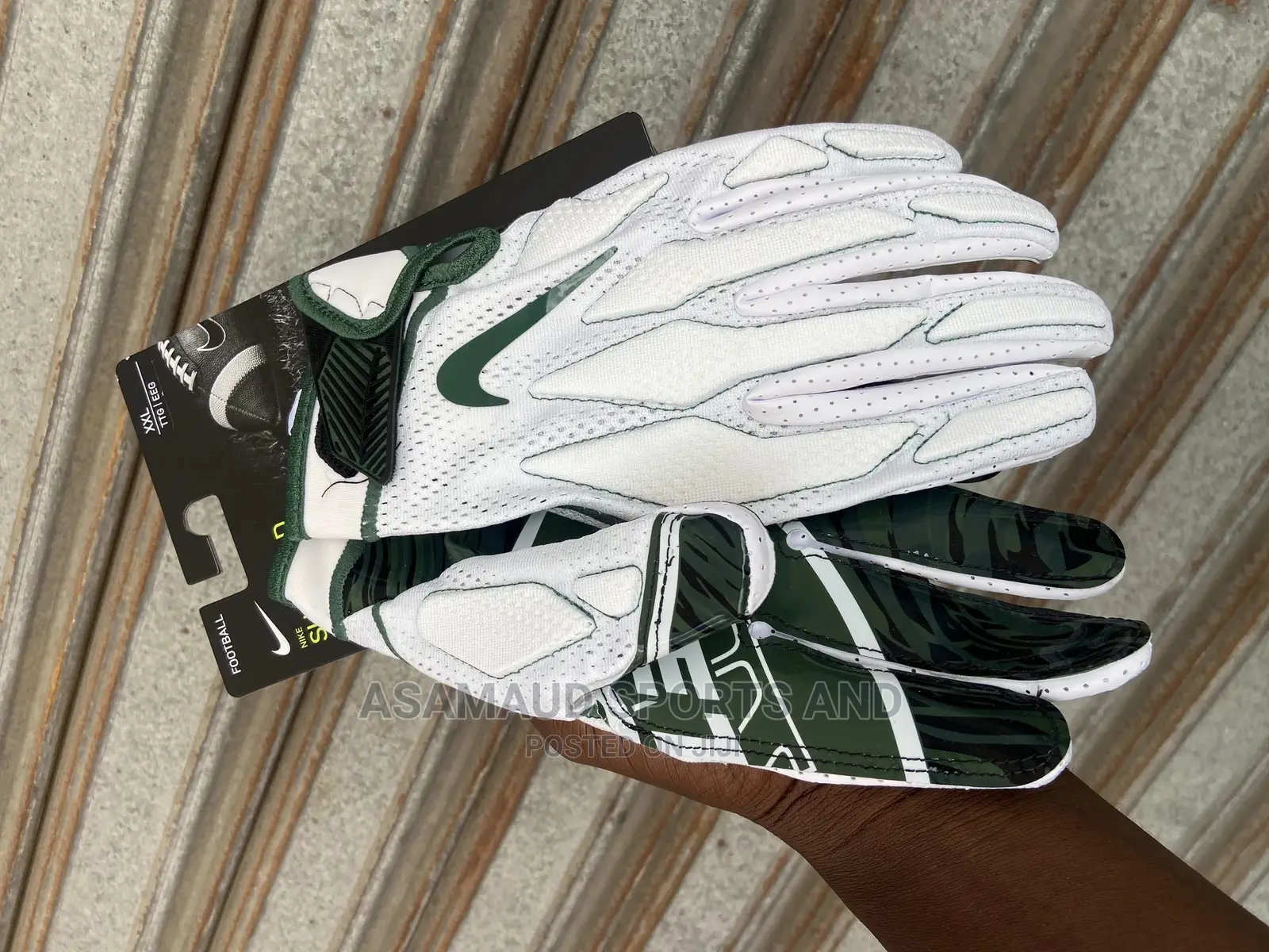 Original Rugby Player Gloves at Cool Price