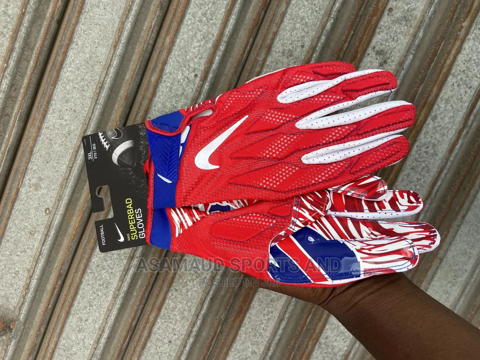 Original Rugby Player Gloves at Cool Price