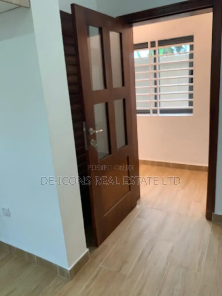 4bdrm Duplex in De-Icons Real Estate, Ga South Municipal for Sale