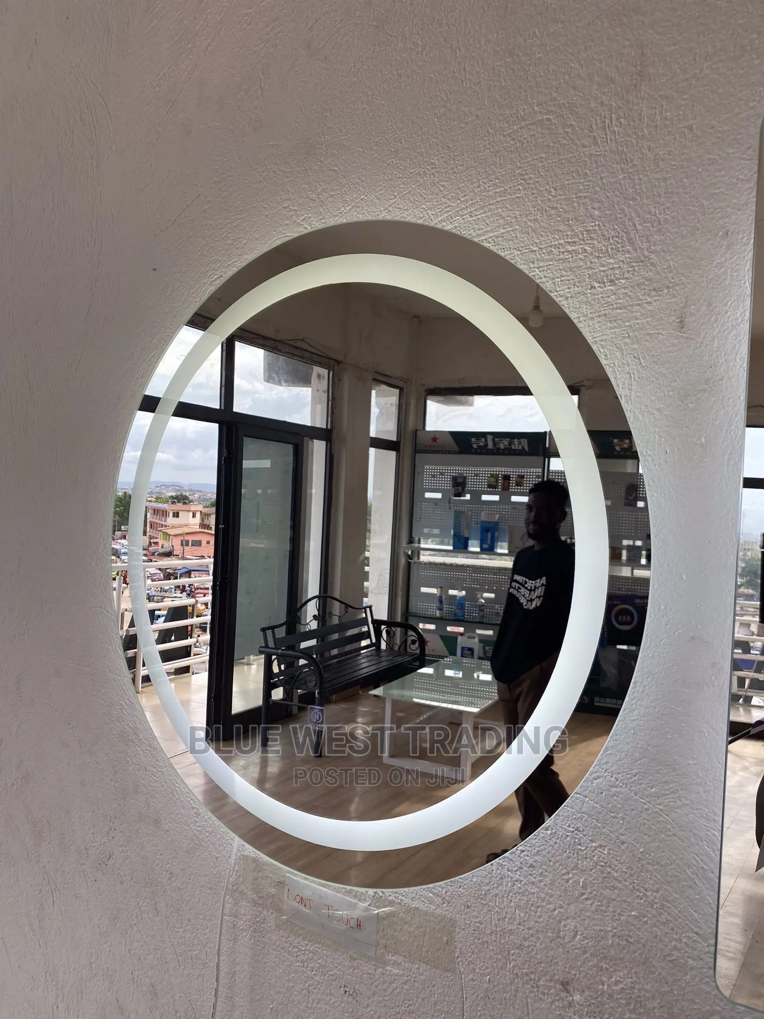 Mirror With LED Feature