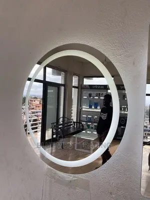 Mirror With LED Feature
