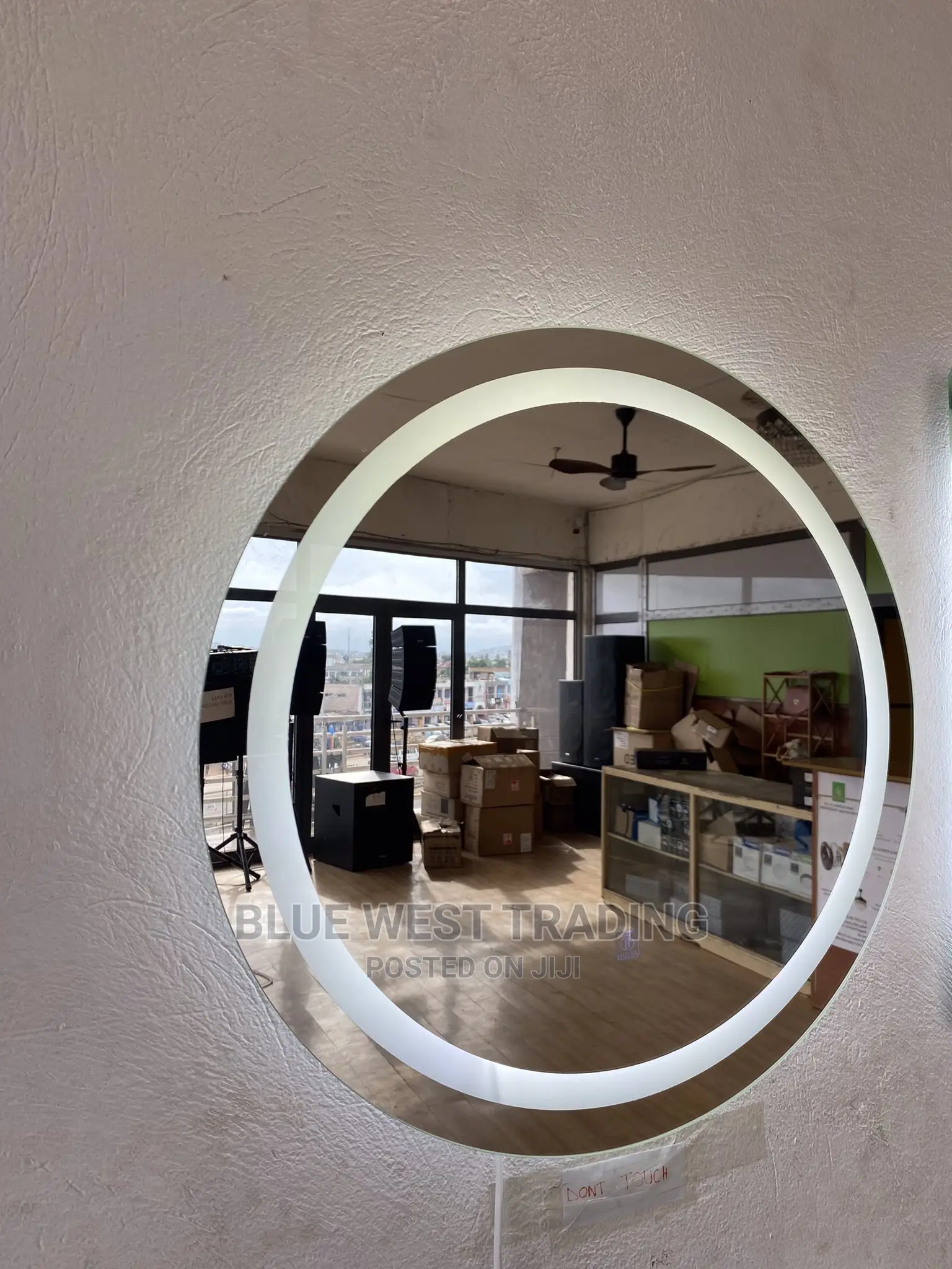 Mirror With LED Feature