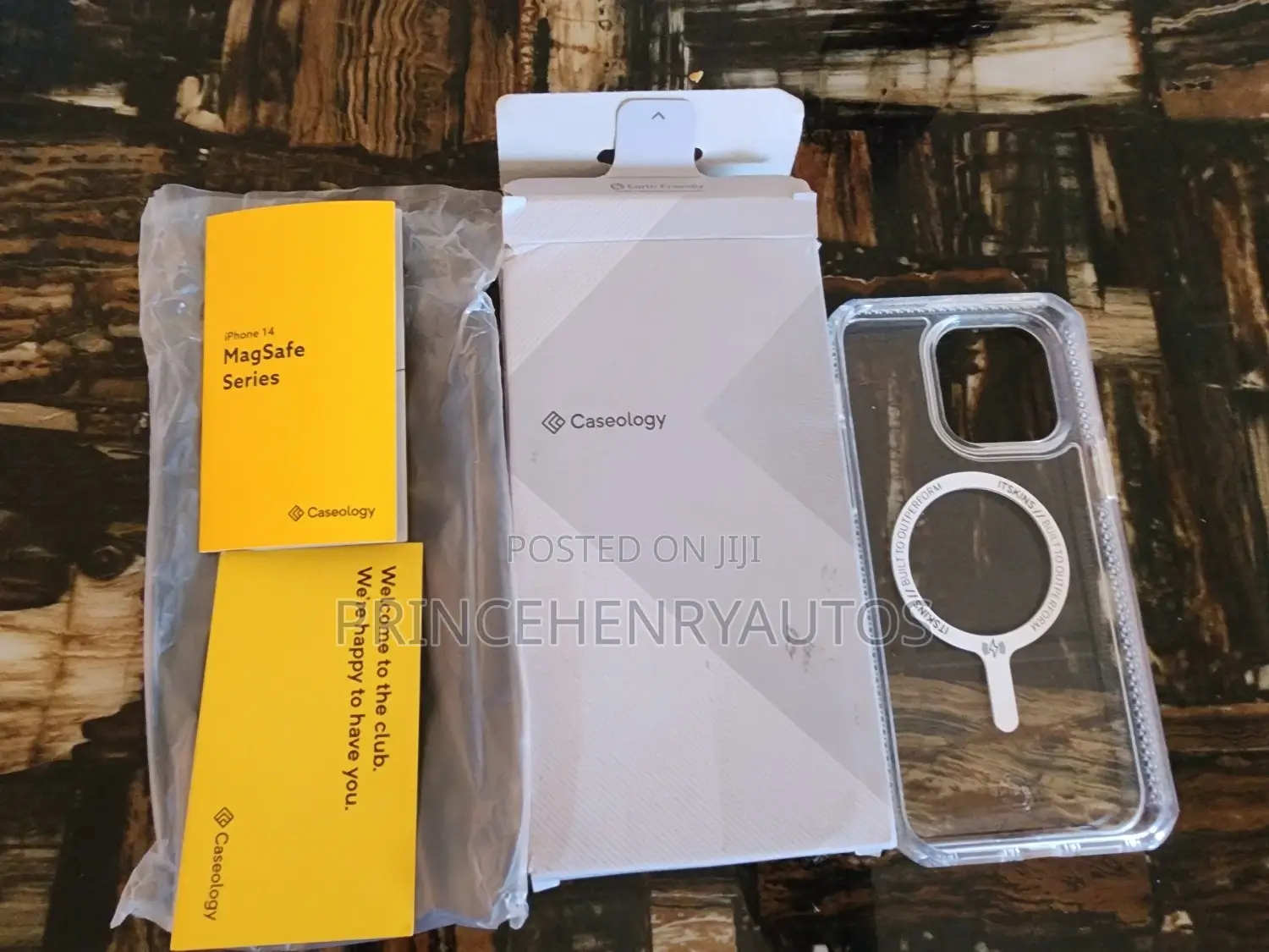 Caseology Capella Mag Clear Case for iPhone 14 Pro Max