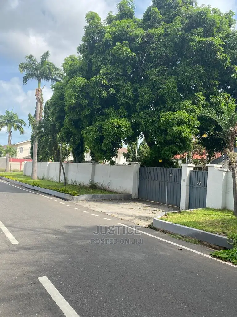 5 Plots With Old Buildings North Ridge