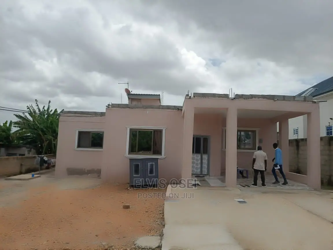 3bdrm House in Weija, New Gbawe for sale