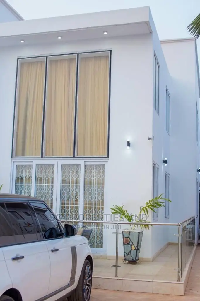 Furnished 4bdrm Mansion in a C Mall, East Legon for Rent