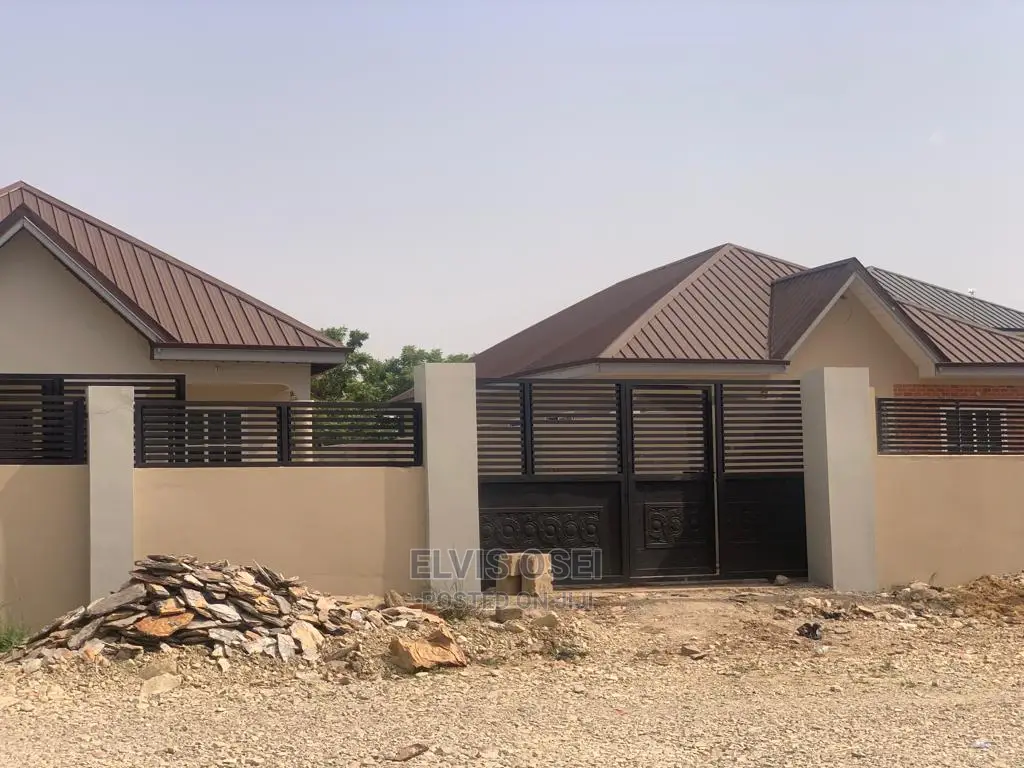 3bdrm House in Cocobod, Amansie West for Sale