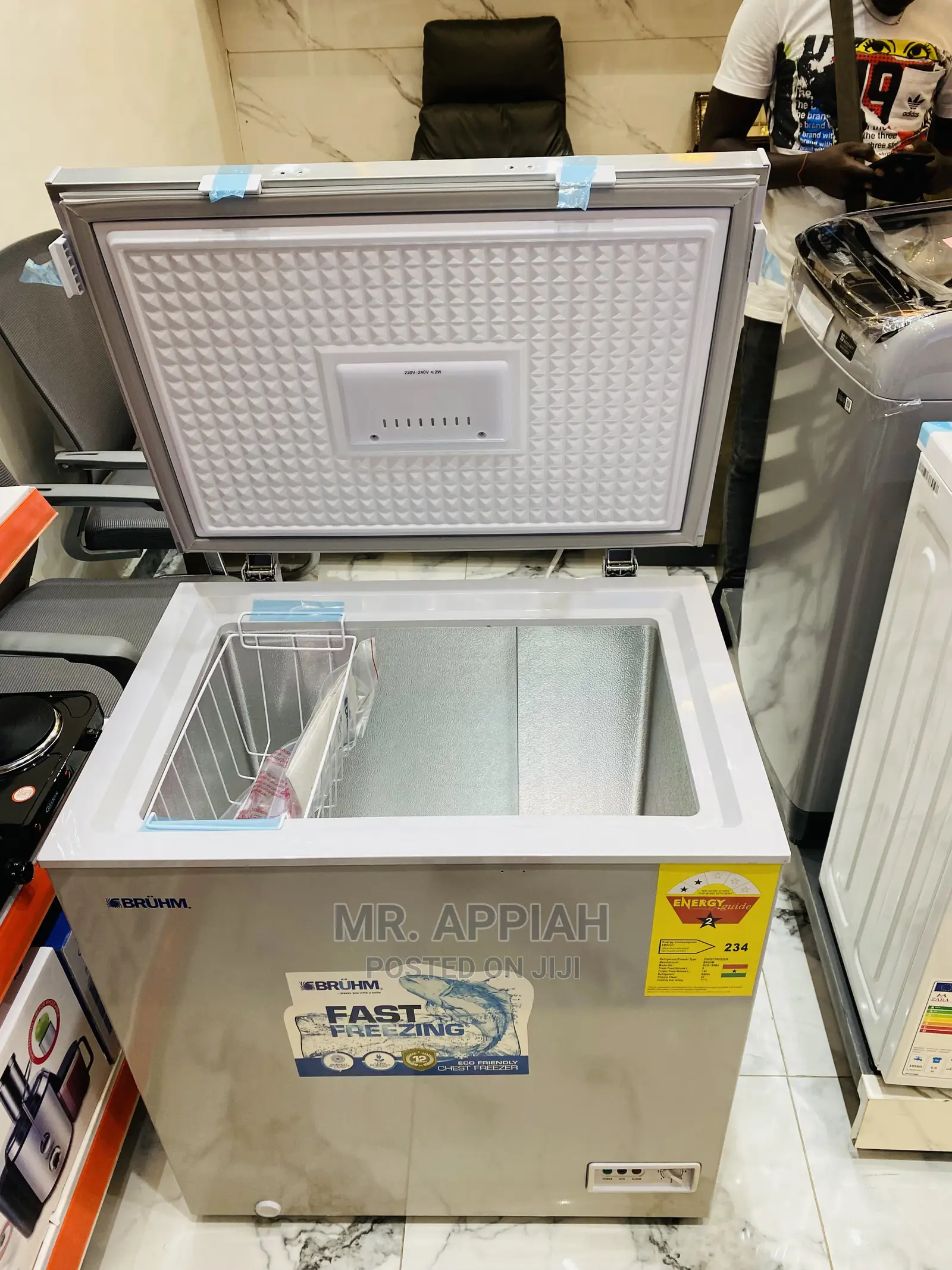 Quality Yet Affordable Bruhmchest Freezer(HS-324CN)Ondisplay