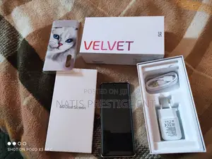 New LG Velvet 128 GB Black