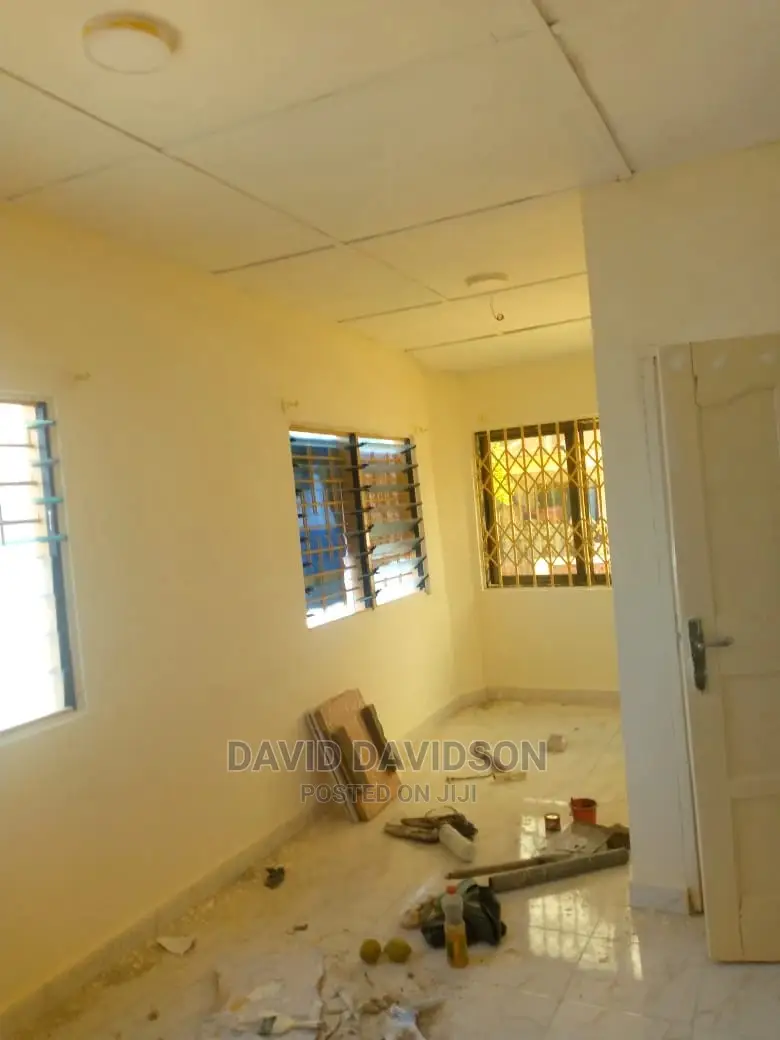 Mini Flat in Chamber And Hall, Tema Metropolitan for rent