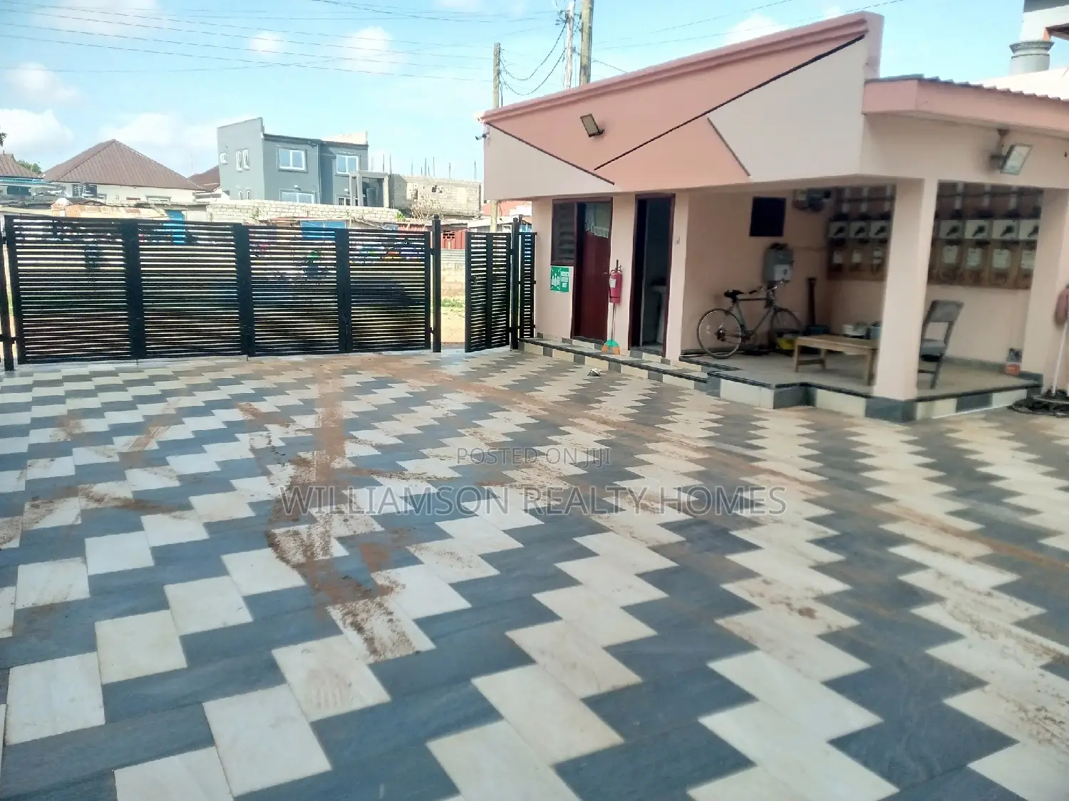 1bdrm Apartment in Community 18 Area, Spintex for rent