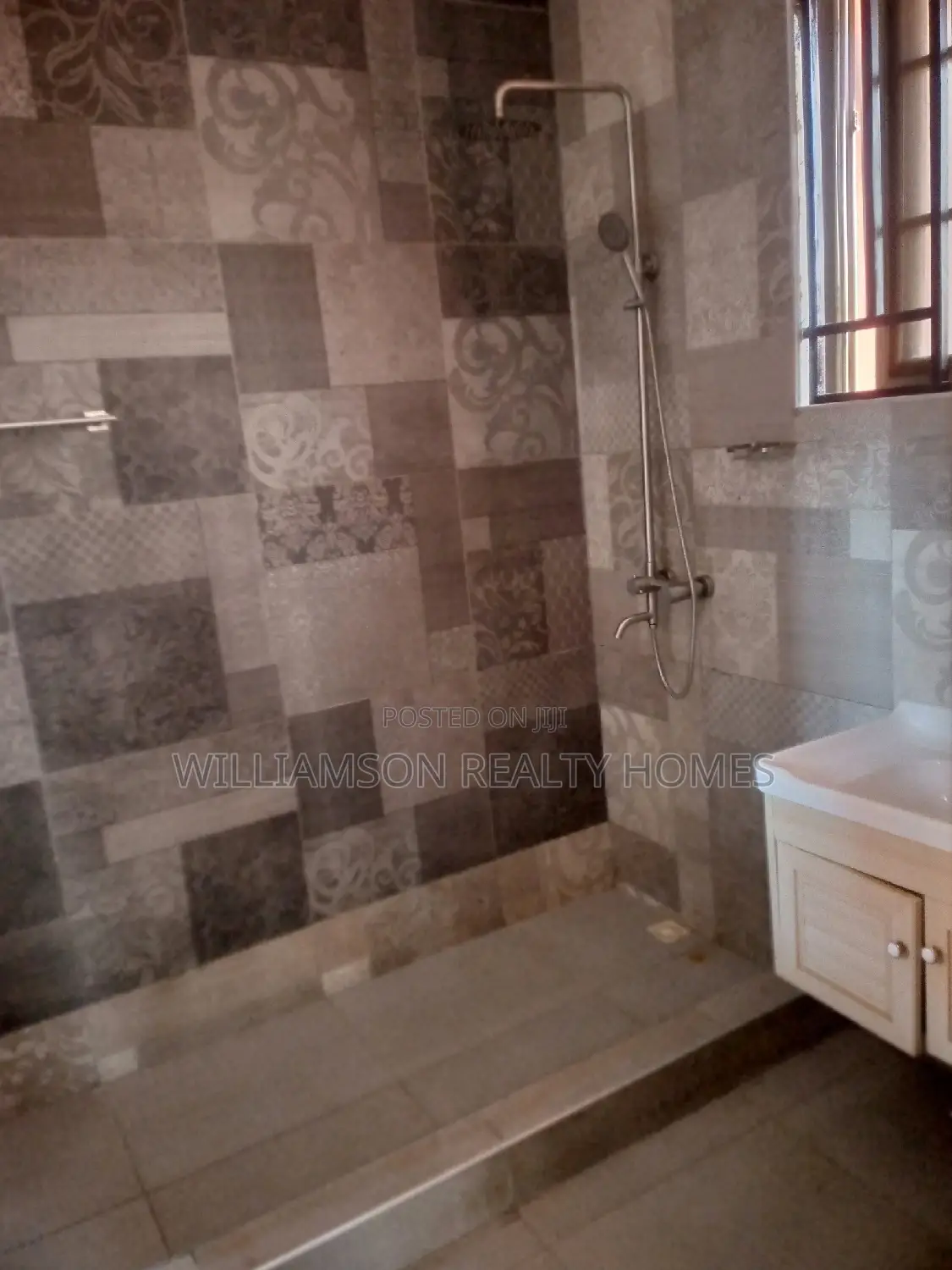 1bdrm Apartment in Community 18 Area, Spintex for rent