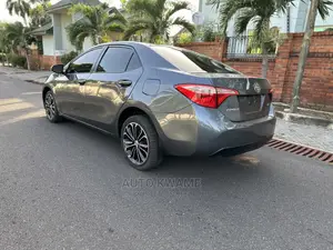 Toyota Corolla LE ECO w/Package 1 4dr Sedan (1.8L 4cyl CVT) 2017 Gray