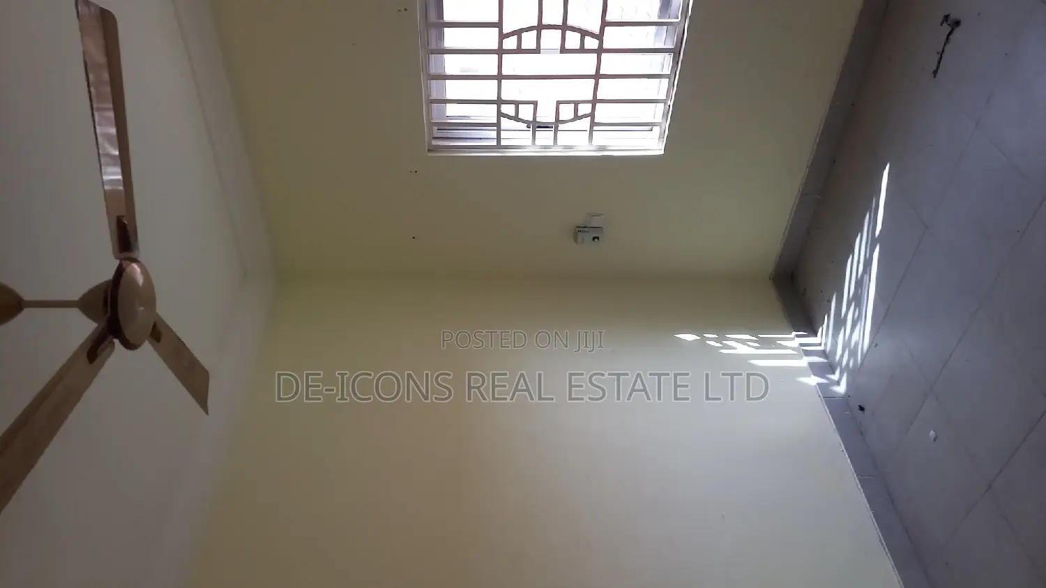 1bdrm Duplex in De-Icons Real Estate, Awutu Senya East Municipal